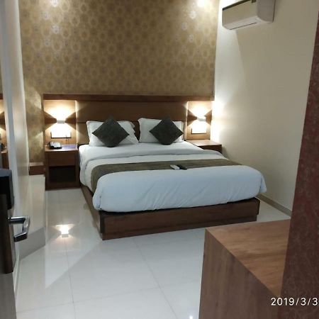 Hotel West Blue Mumbai Exterior foto