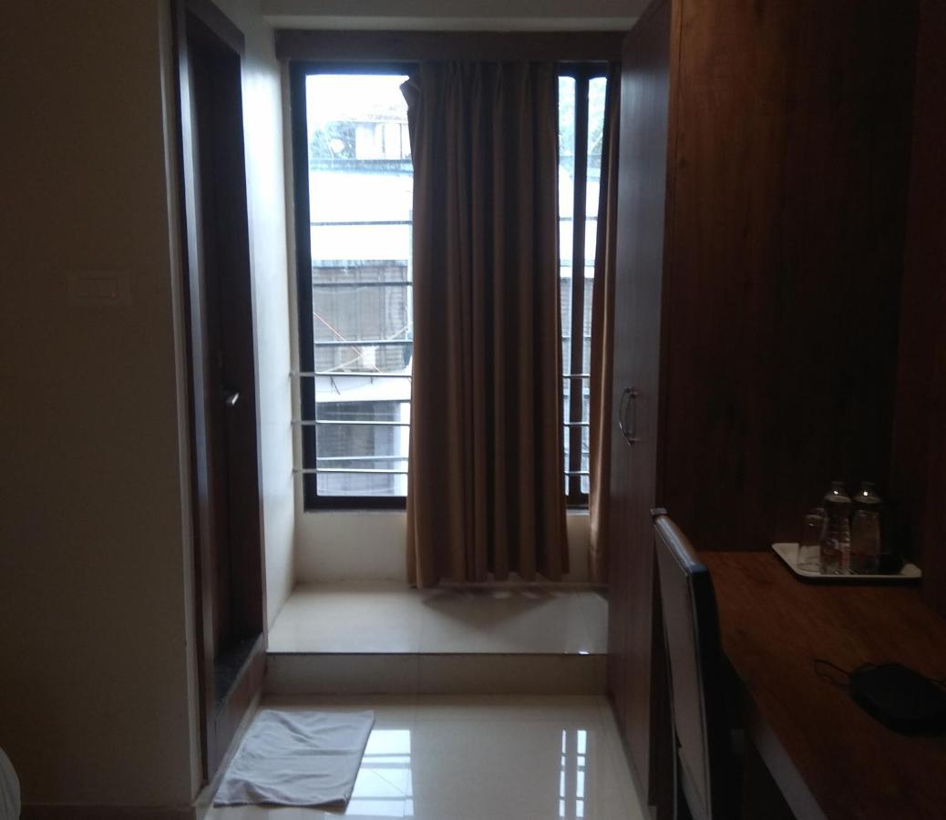 Hotel West Blue Mumbai Exterior foto