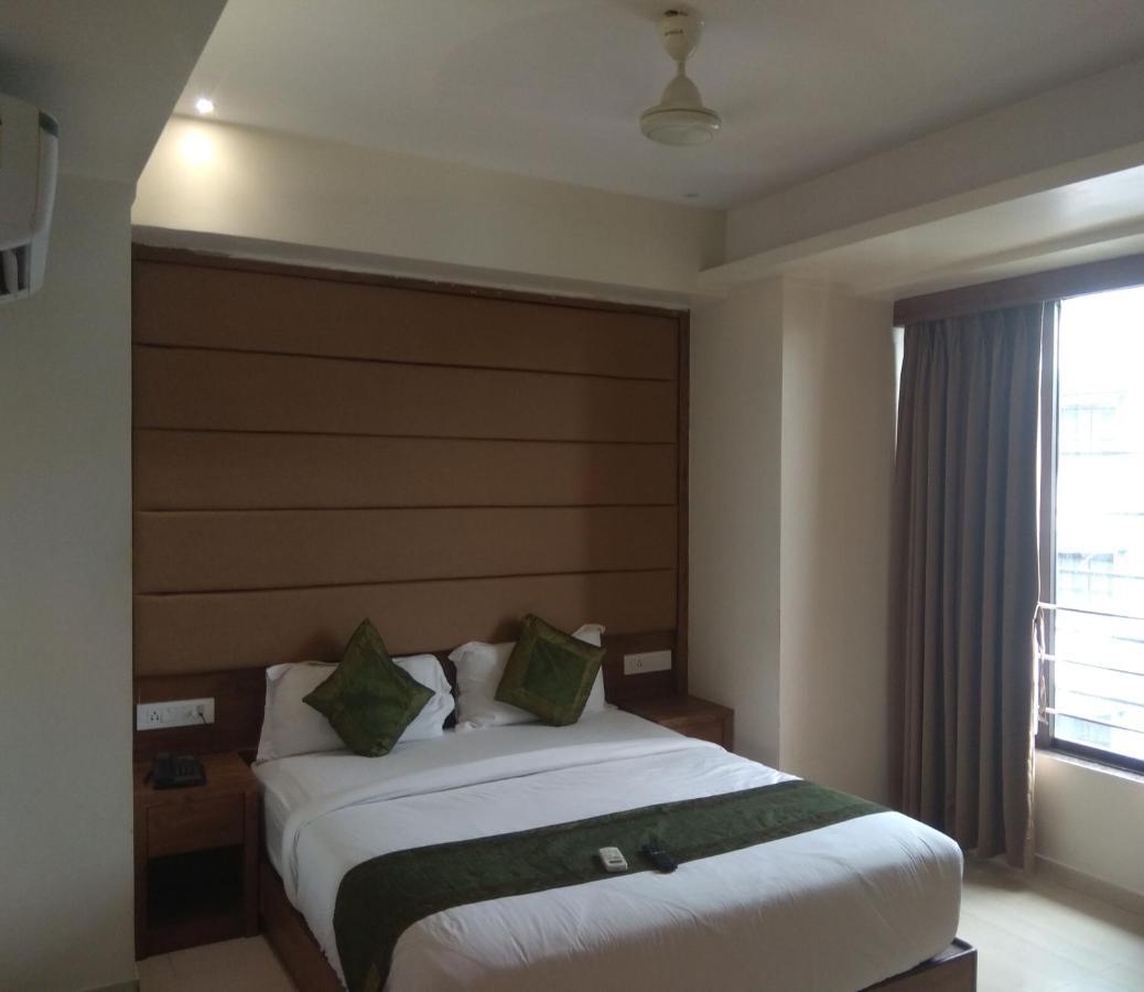 Hotel West Blue Mumbai Exterior foto