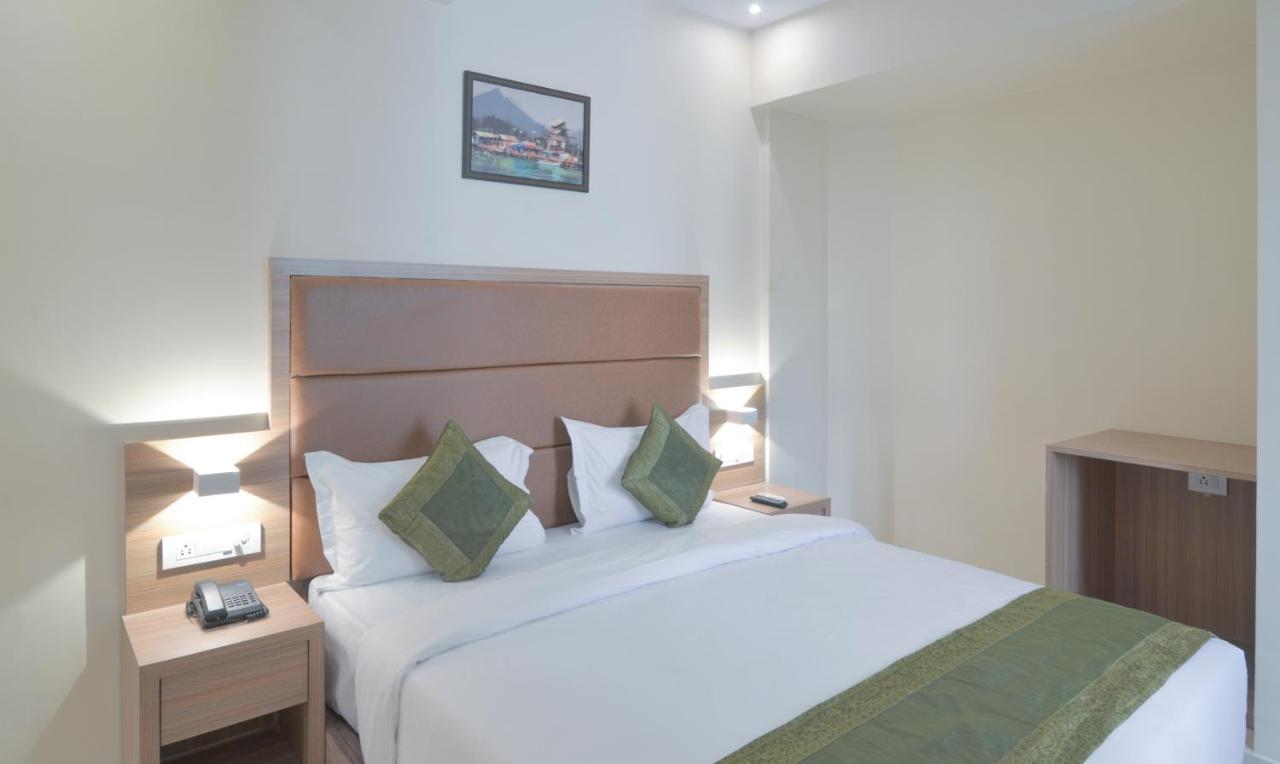 Hotel West Blue Mumbai Exterior foto