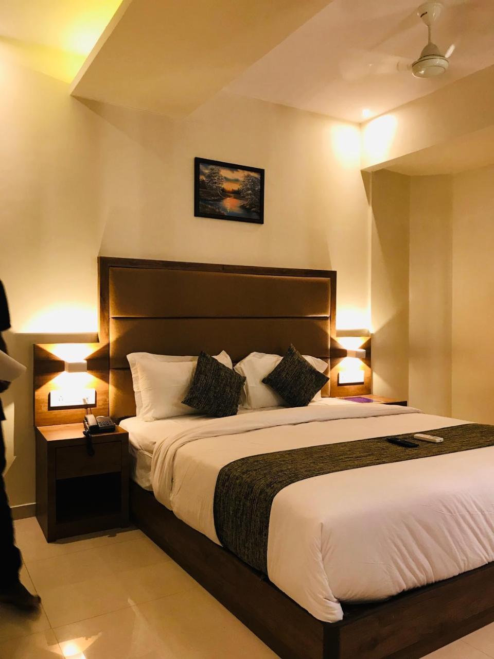Hotel West Blue Mumbai Exterior foto