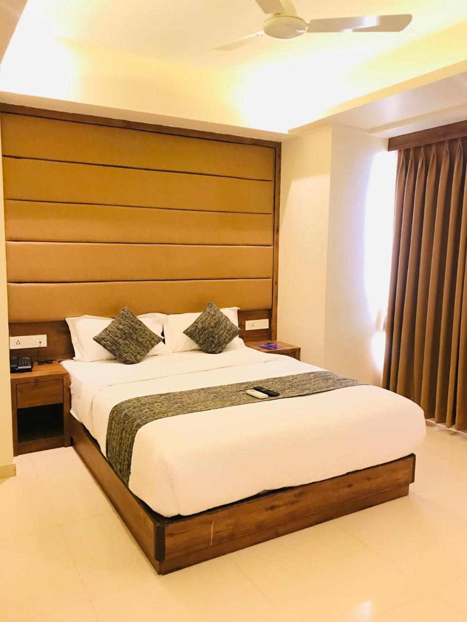 Hotel West Blue Mumbai Exterior foto